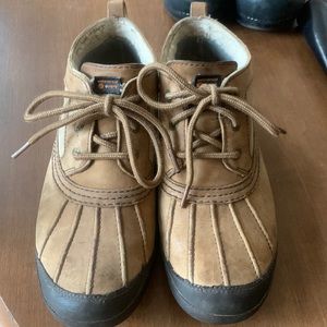 Ugg duck shoes! 9.5